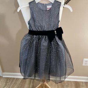 Nannette Kids Gray & Black Spakle Dress Size 4